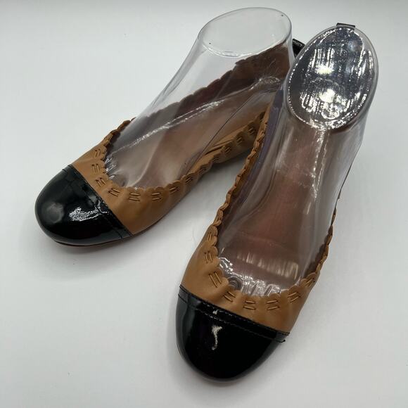 Tory Burch Melinda Ballet Flats Shoes Gold Leather Black Patent Cap Toe Size 6 - Picture 8 of 11